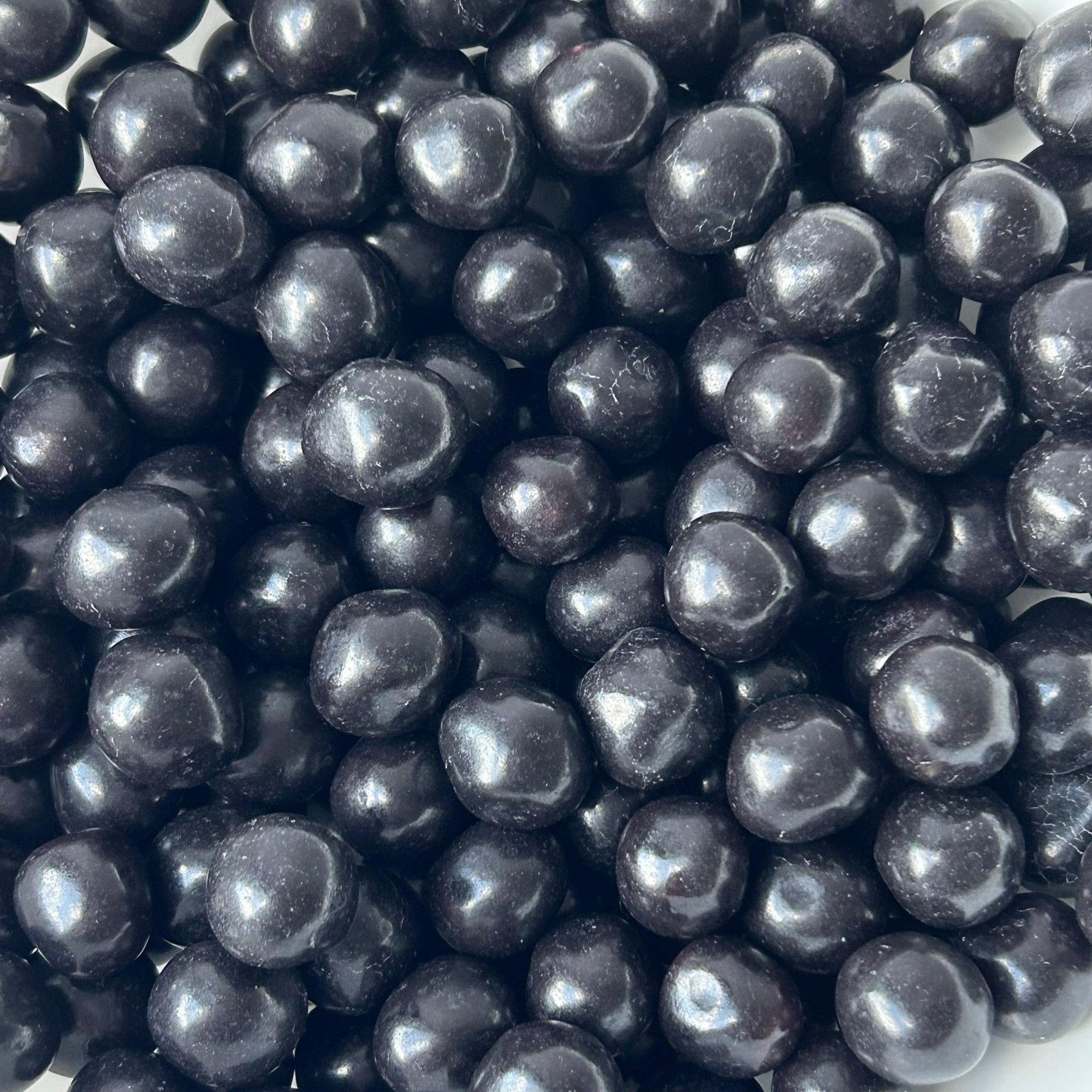 Black cherry flavoured fruit sour candy